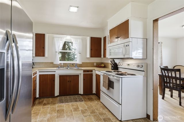 23932 Jefferson Point Road NE, Kingston, WA 98346