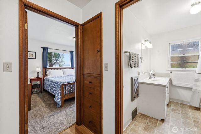 23932 Jefferson Point Road NE, Kingston, WA 98346