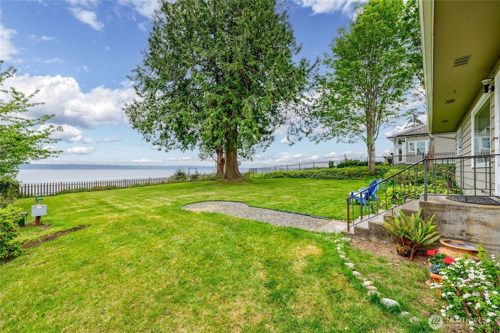 23932 Jefferson Point Road NE, Kingston, WA 98346