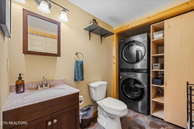 612 Stonegate Way, Townsend, TN 37882