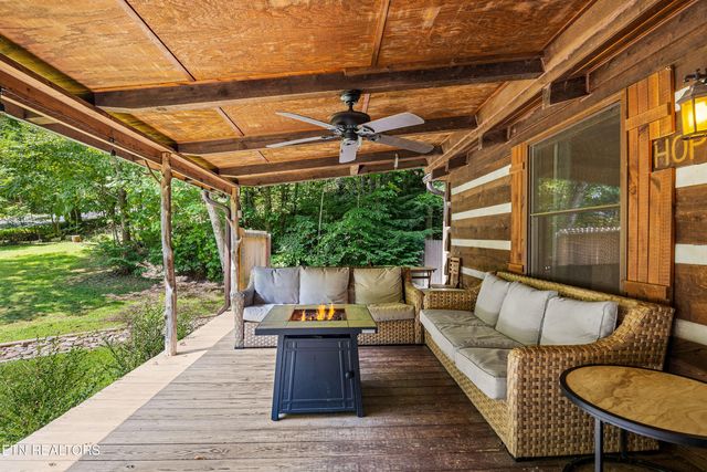 612 Stonegate Way, Townsend, TN 37882