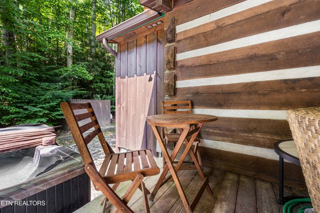 612 Stonegate Way, Townsend, TN 37882