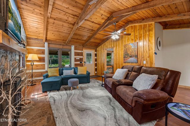 612 Stonegate Way, Townsend, TN 37882