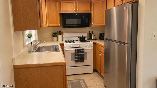 652 CORA PLACE, Rahway City, NJ 07065