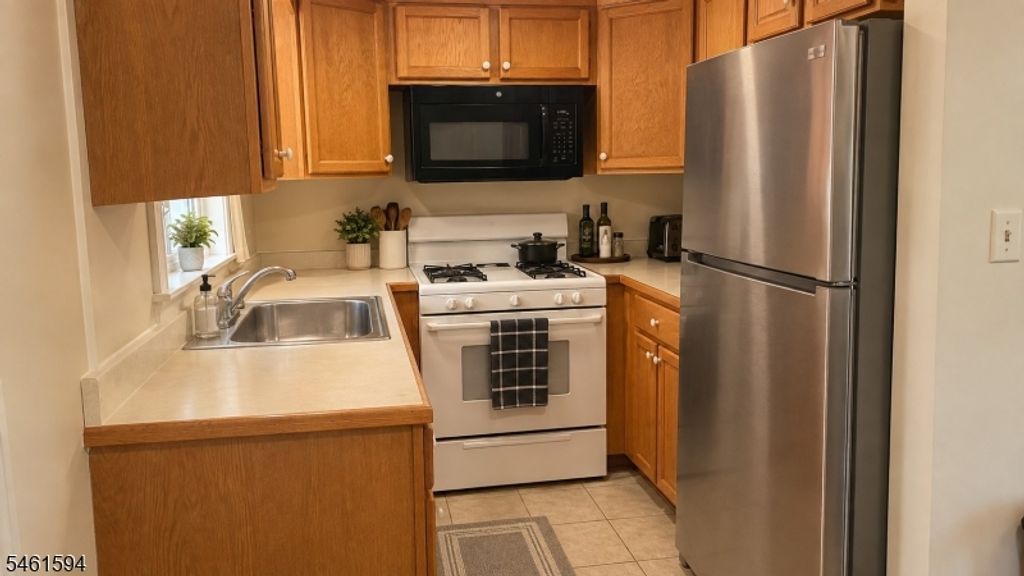 652 CORA PLACE, Rahway City, NJ 07065 — photo 4