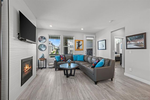 1915 Canyonpoint Lane, Castle Pines, CO 80108