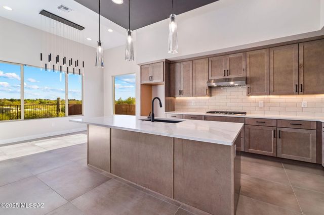 3560 N San Sebastián Drive # 12, Tucson, AZ 85750