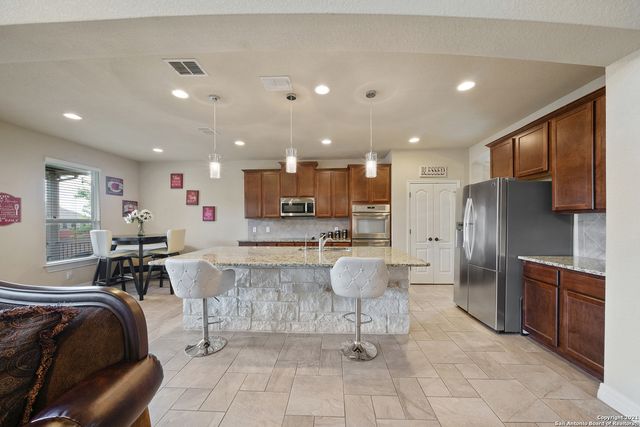 3121 HALF MOON DR, Schertz, TX 78108