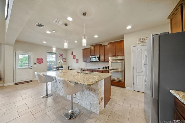 3121 HALF MOON DR, Schertz, TX 78108