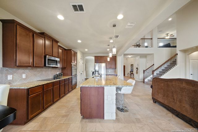 3121 HALF MOON DR, Schertz, TX 78108