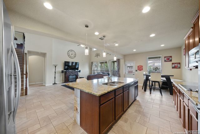 3121 HALF MOON DR, Schertz, TX 78108