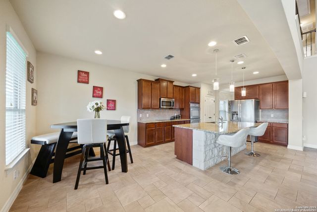 3121 HALF MOON DR, Schertz, TX 78108
