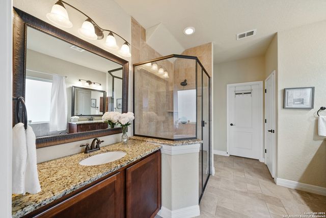 3121 HALF MOON DR, Schertz, TX 78108