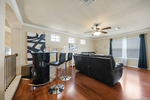 3121 HALF MOON DR, Schertz, TX 78108