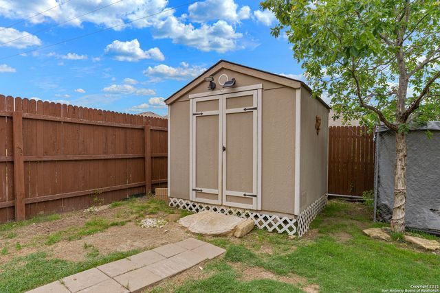 3121 HALF MOON DR, Schertz, TX 78108