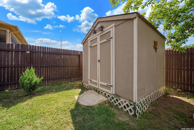 3121 HALF MOON DR, Schertz, TX 78108