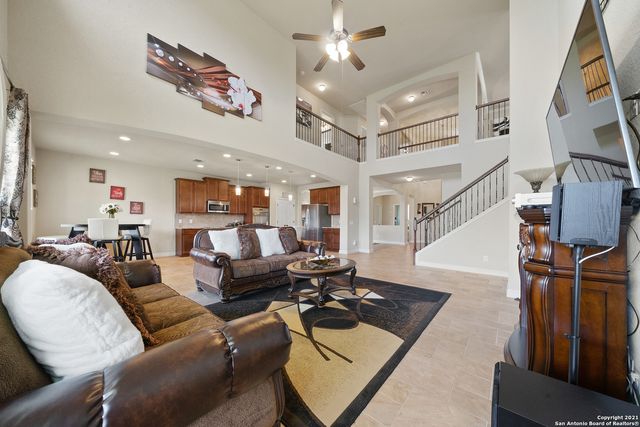 3121 HALF MOON DR, Schertz, TX 78108