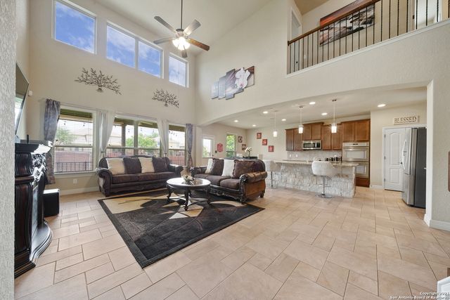 3121 HALF MOON DR, Schertz, TX 78108