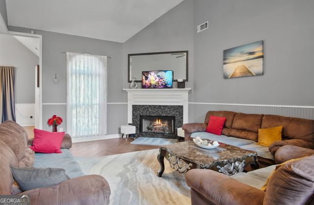 131 Pecan Lake Drive, Sharpsburg, GA 30277