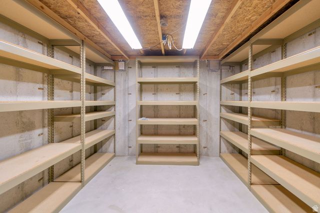 290 E 450 S, Hyde Park, UT 84318