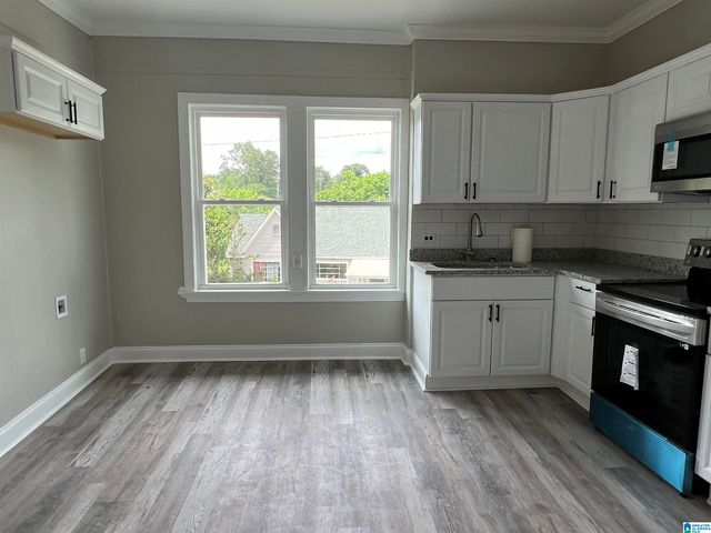 516 MAIN STREET, Warrior, AL 35180