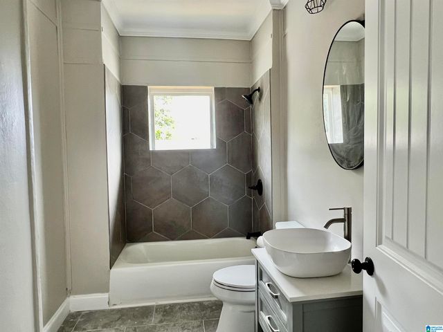 516 MAIN STREET, Warrior, AL 35180