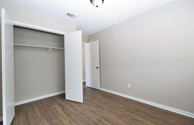 7814 Barnhill, Humble, TX 77338