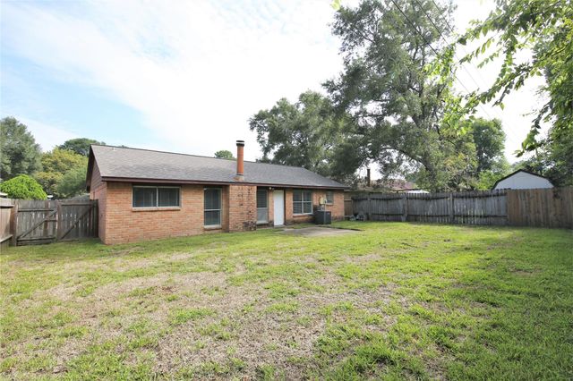 7814 Barnhill, Humble, TX 77338
