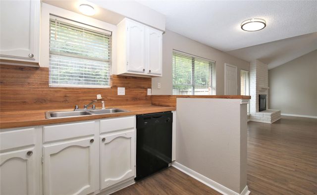7814 Barnhill, Humble, TX 77338