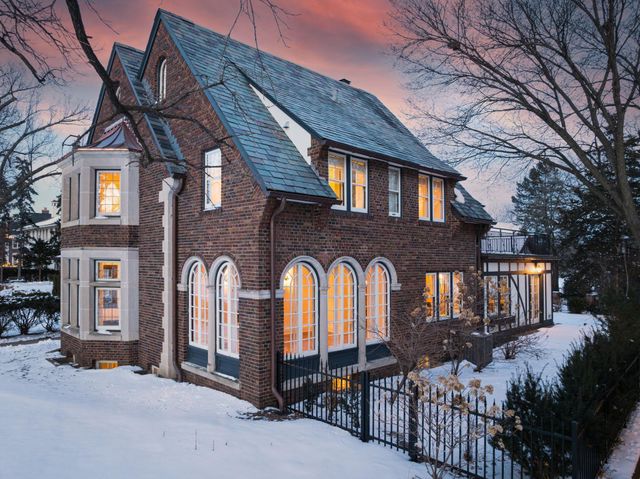 2635 Newton Avenue S, Minneapolis, MN 55405