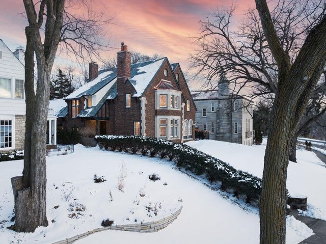 2635 Newton Avenue S, Minneapolis, MN 55405