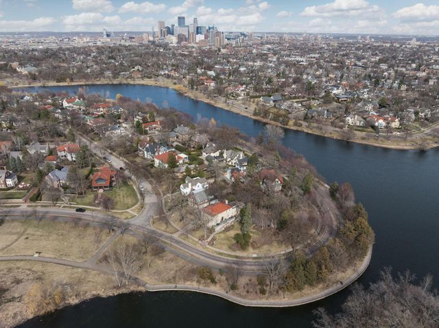 2635 Newton Avenue S, Minneapolis, MN 55405