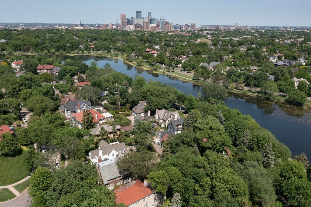2635 Newton Avenue S, Minneapolis, MN 55405 — photo 3