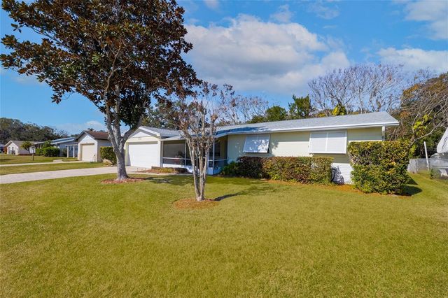692 GASLIGHT DRIVE, South Daytona, FL 32119