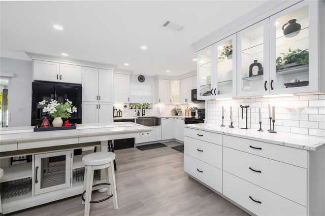 692 GASLIGHT DRIVE, South Daytona, FL 32119