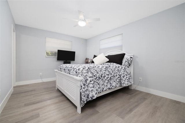 692 GASLIGHT DRIVE, South Daytona, FL 32119