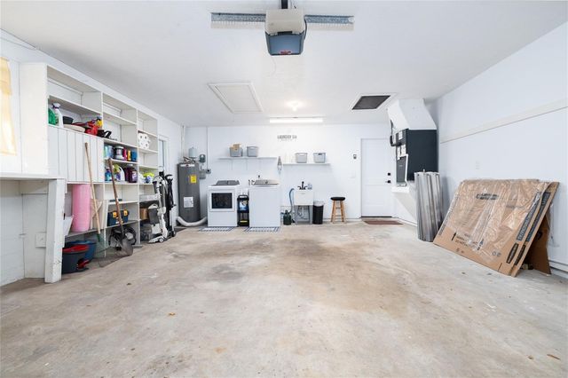 692 GASLIGHT DRIVE, South Daytona, FL 32119