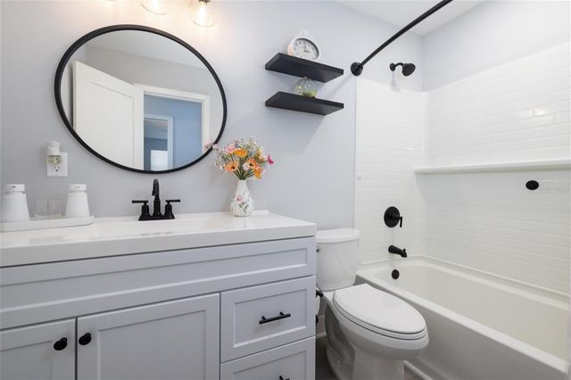 692 GASLIGHT DRIVE, South Daytona, FL 32119