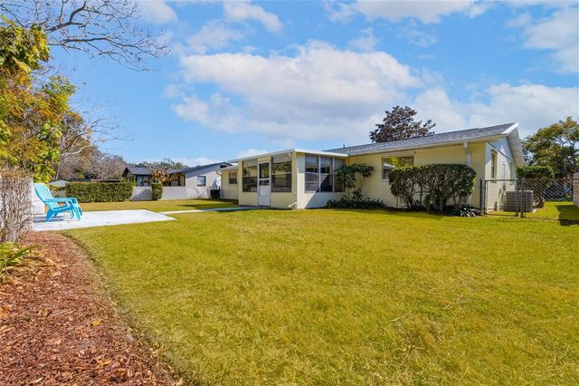 692 GASLIGHT DRIVE, South Daytona, FL 32119