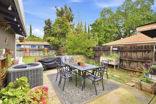 9101 Vernetta Way, Elk Grove, CA 95624