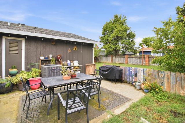 9101 Vernetta Way, Elk Grove, CA 95624