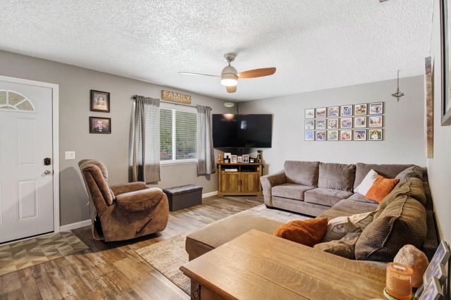 9101 Vernetta Way, Elk Grove, CA 95624