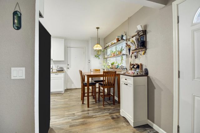 9101 Vernetta Way, Elk Grove, CA 95624