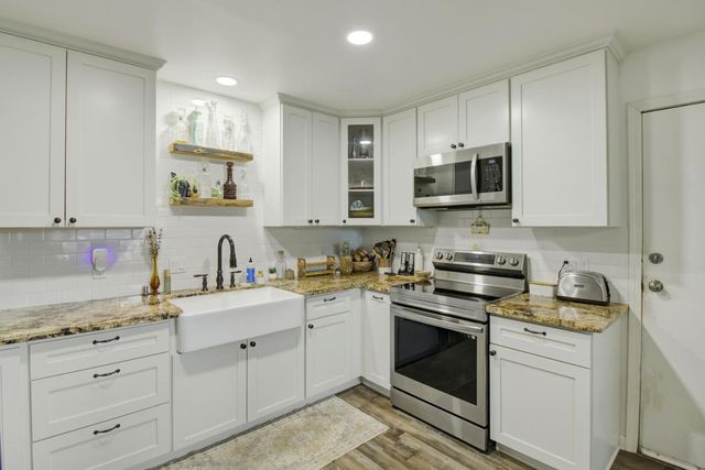 9101 Vernetta Way, Elk Grove, CA 95624