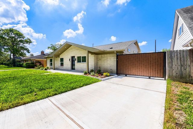 8815 Sharpview Drive, Houston, TX 77036