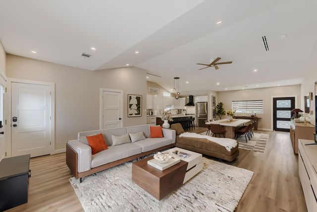 8815 Sharpview Drive, Houston, TX 77036