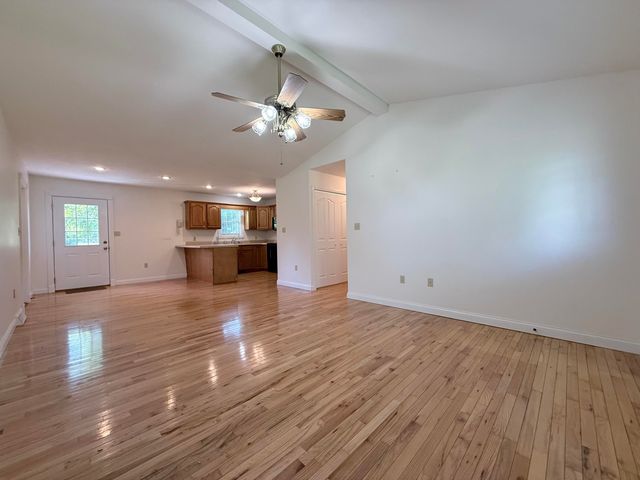 44 Windswept Lane, Russell Springs, KY 42642