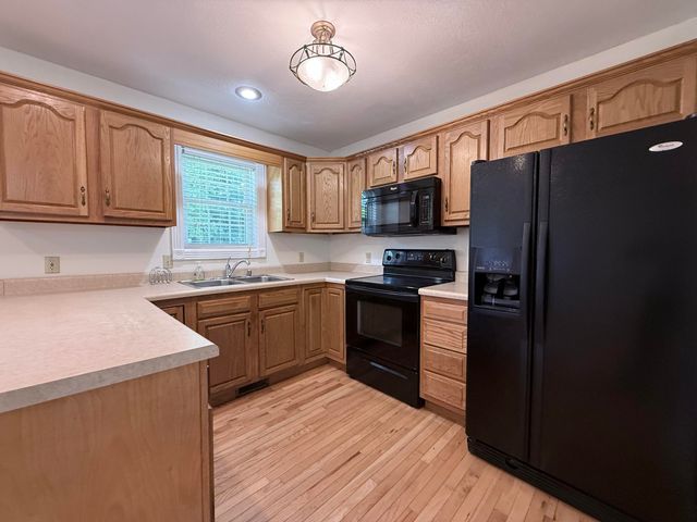 44 Windswept Lane, Russell Springs, KY 42642