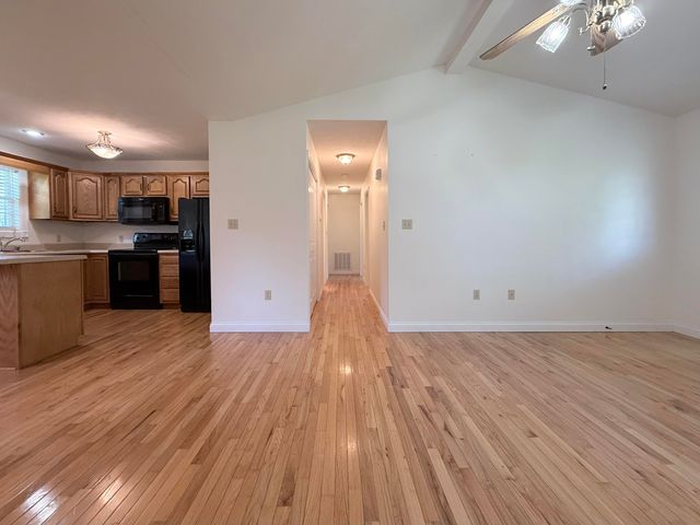 44 Windswept Lane, Russell Springs, KY 42642