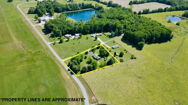 44 Windswept Lane, Russell Springs, KY 42642